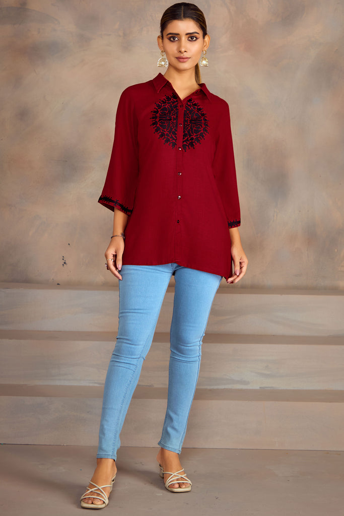 Women Embroidered Shirt Collar Above Knee Kurta