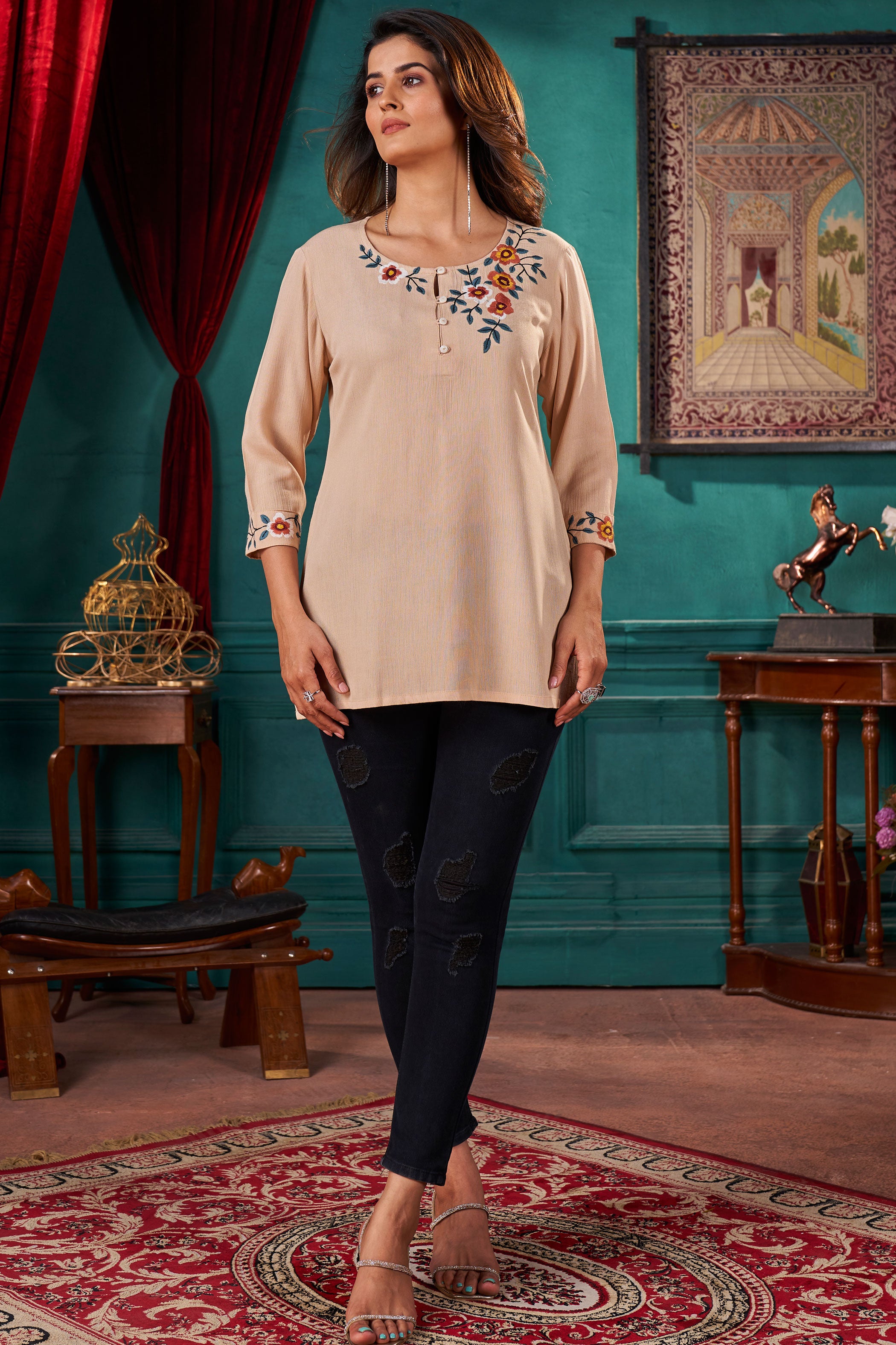 Women Keyhole Neck Liva Kurta