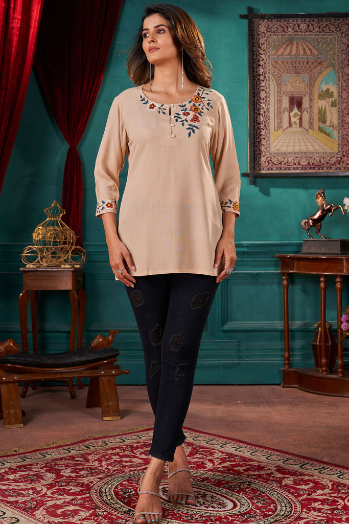Women Keyhole Neck Liva Kurta