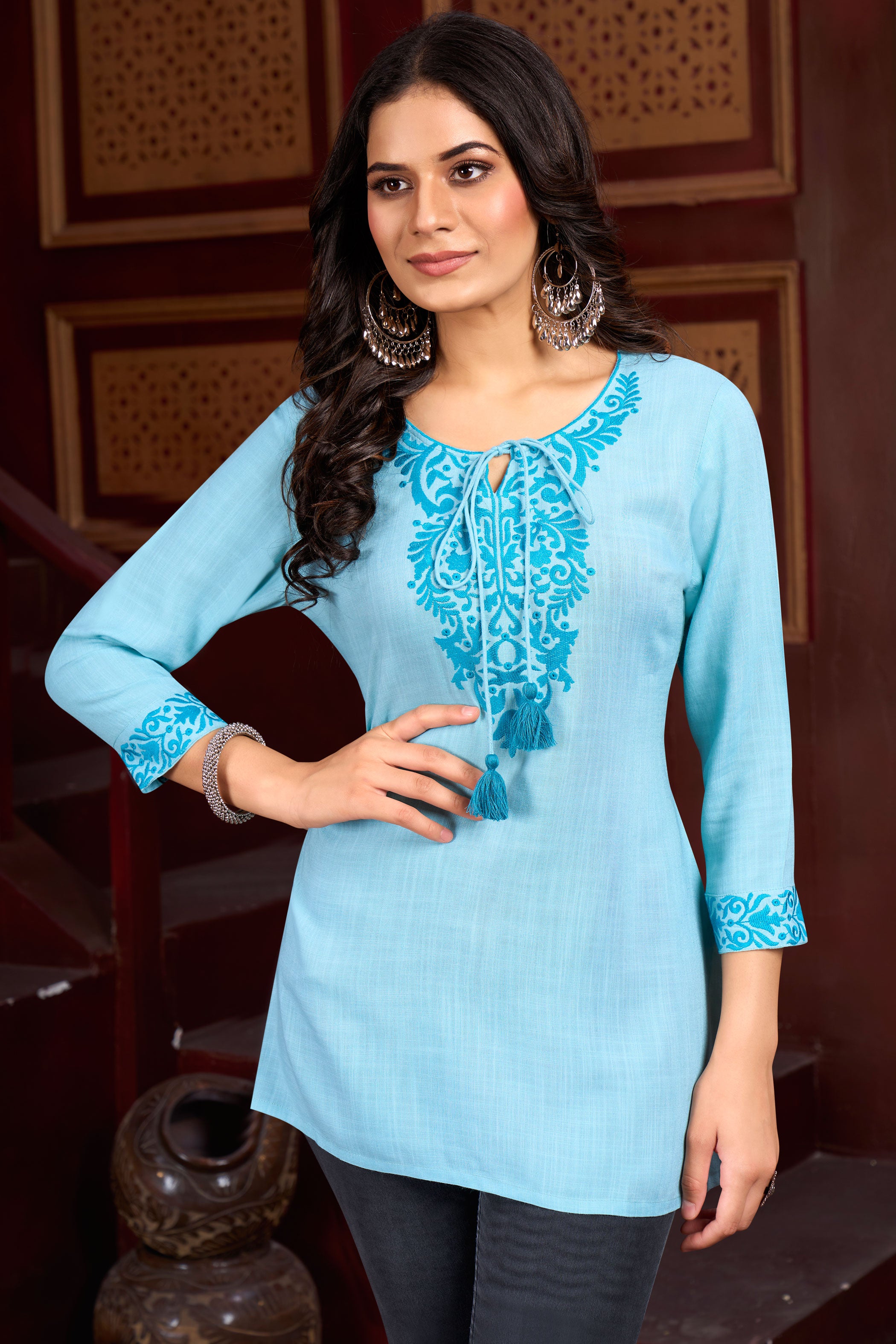 Women Embroidered Tie-Up Neck Kurta