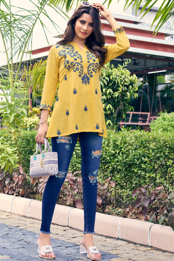 Floral Embroidered Mandarin Collar Straight Short Kurti