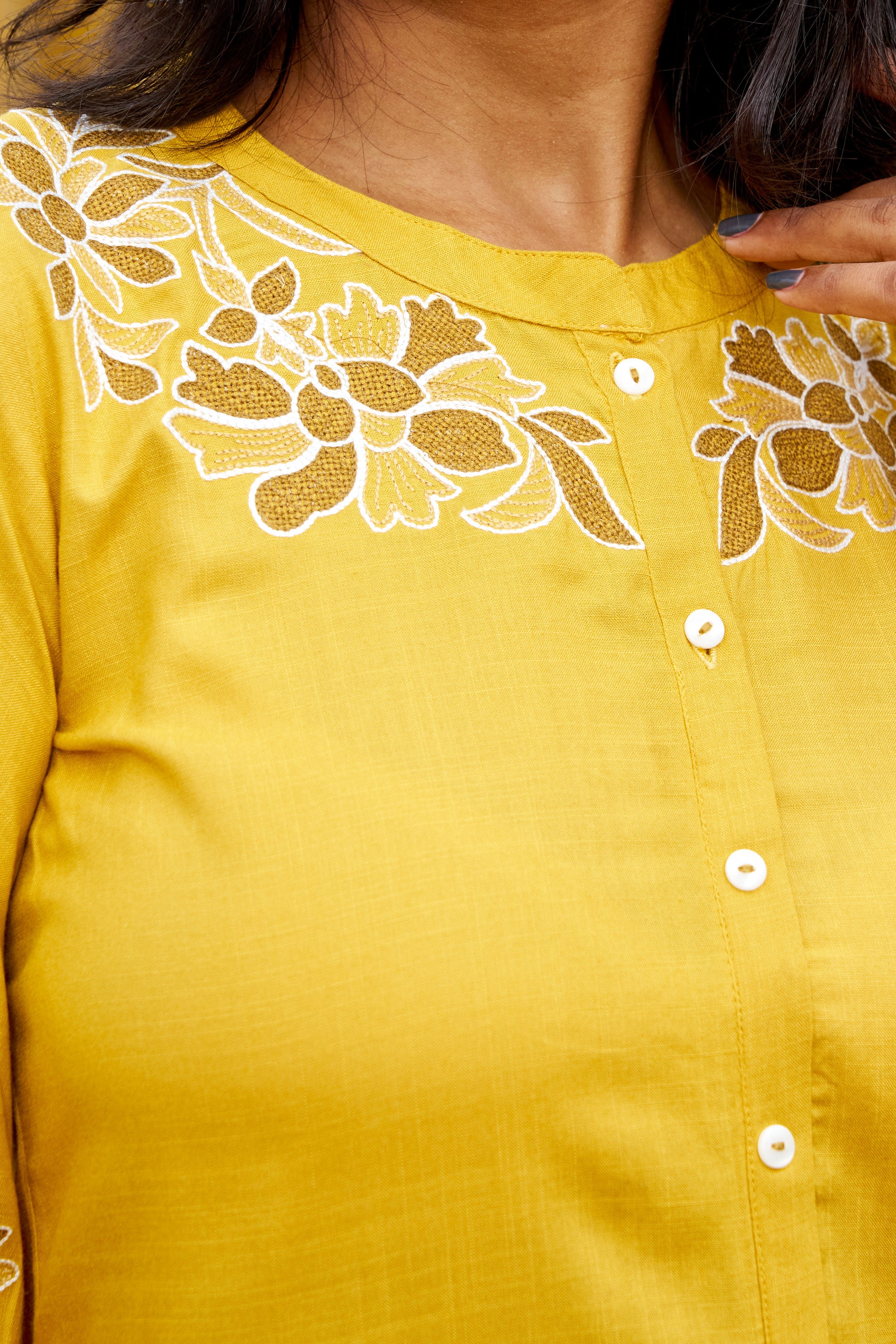 Floral Embroidered Mandarin Collar A-Line Short Kurti