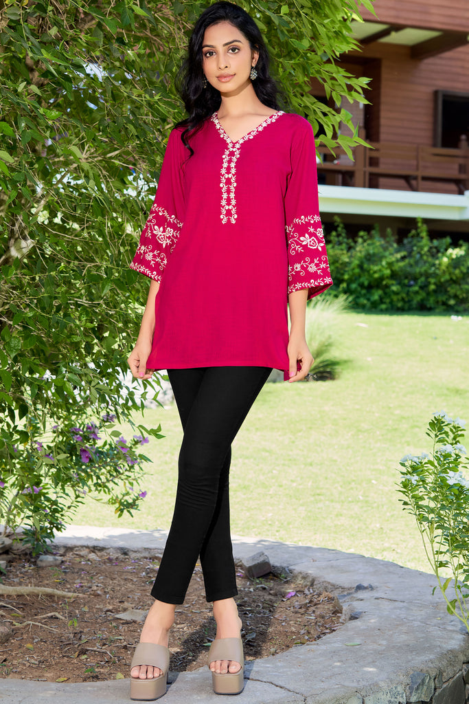 Floral Embroidered V-Neck Liva Straight Kurta