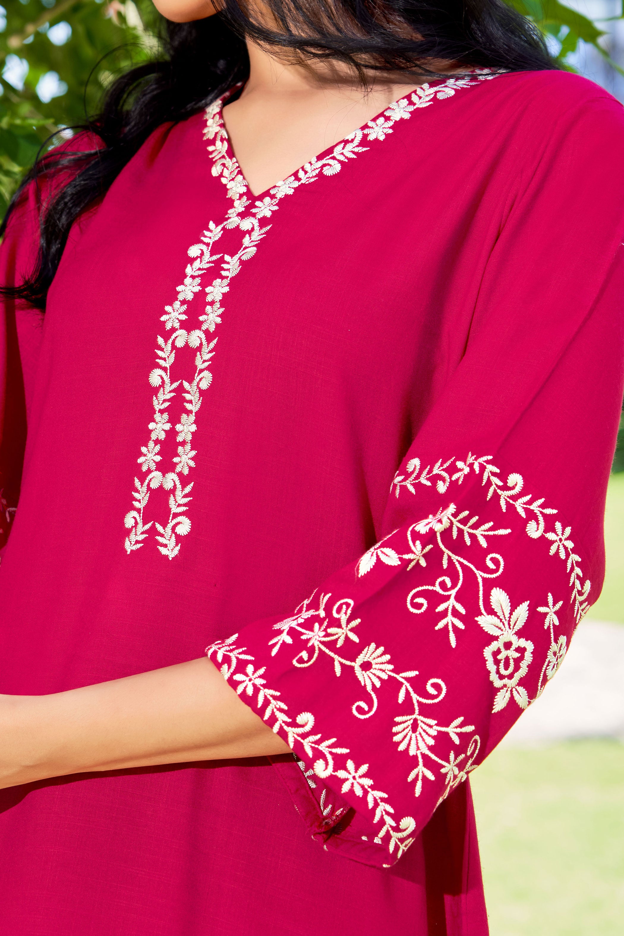 Floral Embroidered V-Neck Liva Straight Kurta