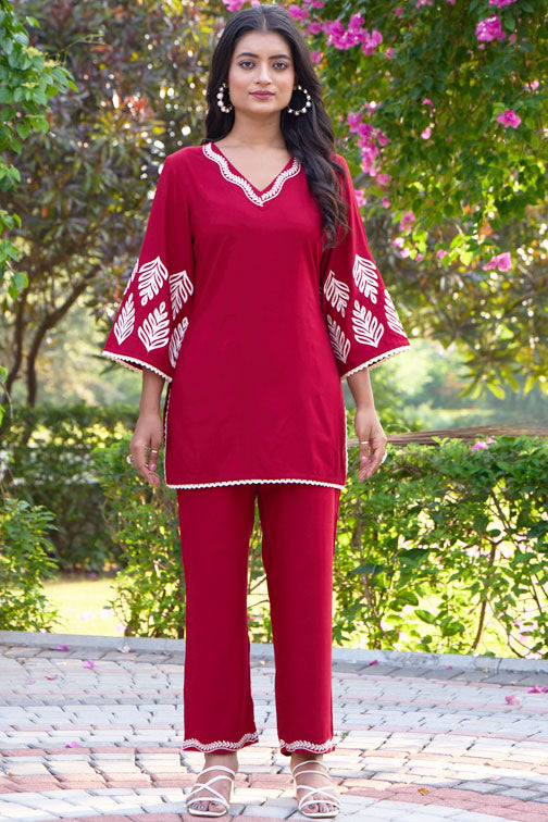 Women Solid Embroidered Kurta with Palazzo